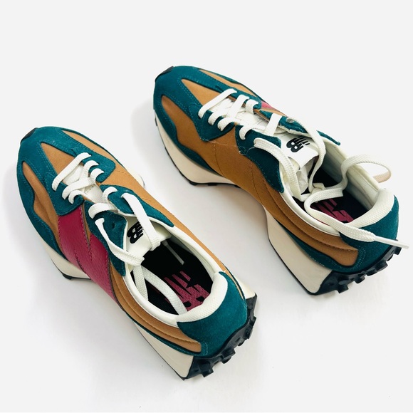 New Balance 327 - Picture 3 of 6